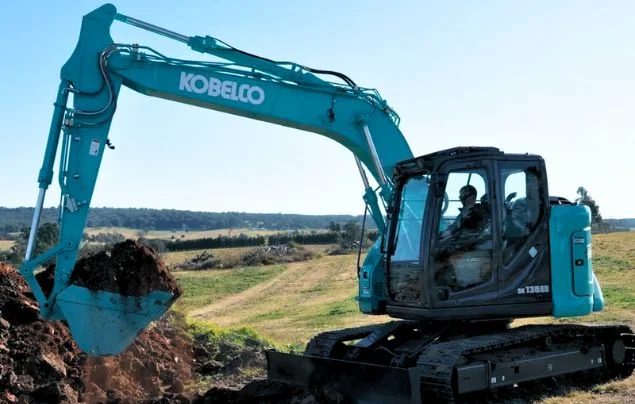 kobelco sk135sr-7
